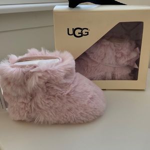 UGG BABY JESSE BOW II FLUFF